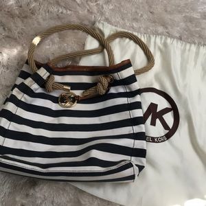 MK PURSE